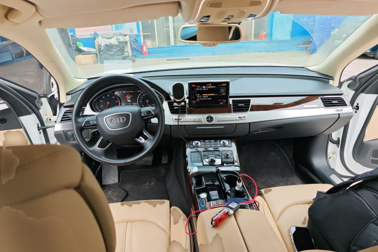 奥迪A8 2013款 A8L 45 TFSI quattro舒适型中控内饰7002