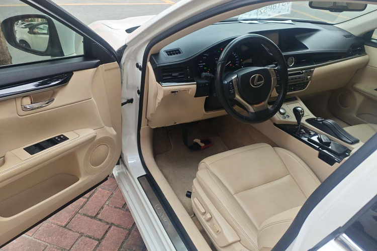 雷克萨斯ES 2013款 300h 精英版中控内饰7003