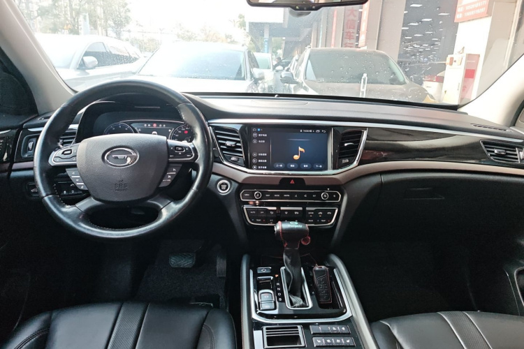 广汽传祺 传祺GS8 2017款 320T 两驱豪华智联版（七座）中控内饰12