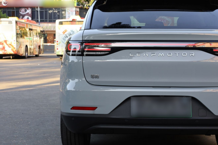 零跑汽车 零跑C11 2024款 增程 300尊享版车身外观6012