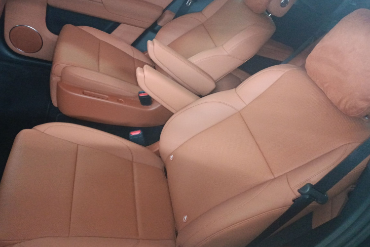 理想汽车 理想L9 2025款 Ultra 智能焕新版中控内饰7004