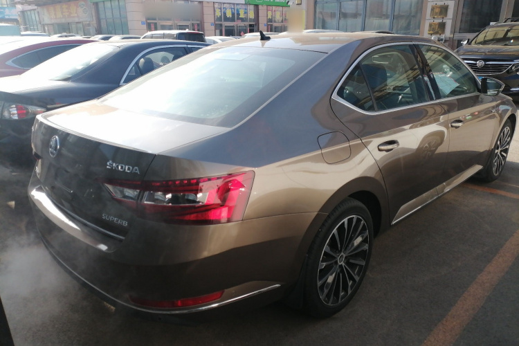 斯柯达 速派 2016款 TSI330 DSG智行版车身外观6005