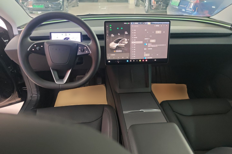 特斯拉 Model 3 2023款 长续航全轮驱动版中控内饰7002