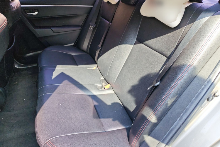 丰田 卡罗拉 2018款 1.2T S-CVT GL智享版中控内饰21