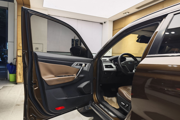 吉利汽车 博越 2016款 1.8TD 自动智尊型中控内饰7003