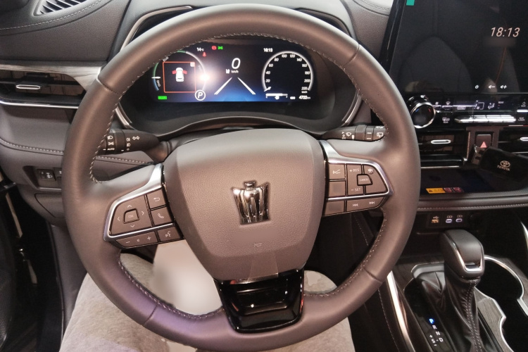 丰田 皇冠陆放 2024款 2.5L HEV四驱尊贵版局部细节13