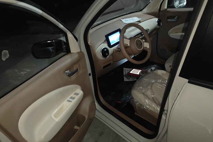 五菱汽车 宏光MINIEV 2025款 四门版 进阶款中控内饰20