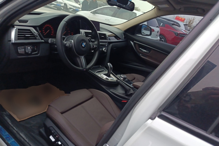 宝马3系 2018款 320Li 领先型M运动套装中控内饰7003