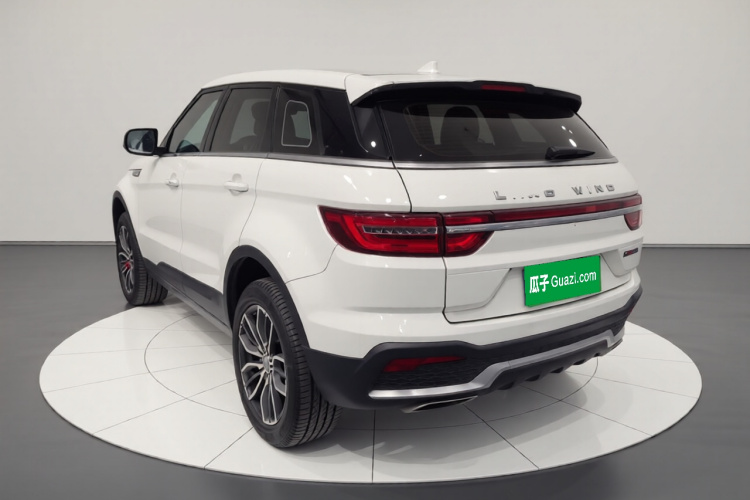 陆风X7 2018款 劲越 1.5T 全景尊享型车身外观5