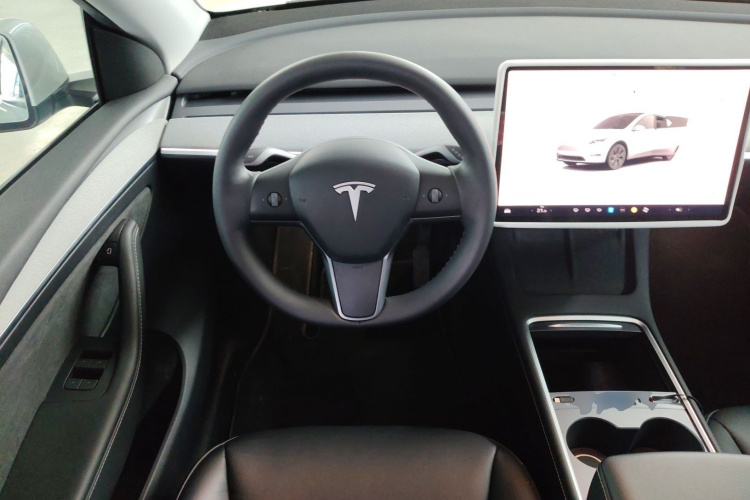 特斯拉 Model Y 2024款 后轮驱动版中控内饰13