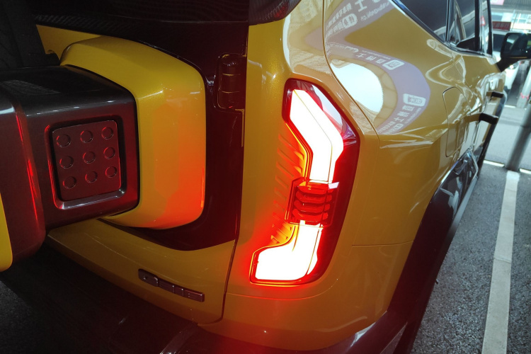 深蓝汽车 深蓝G318 2025款 无忧穿越版 四驱秘境版车身外观9