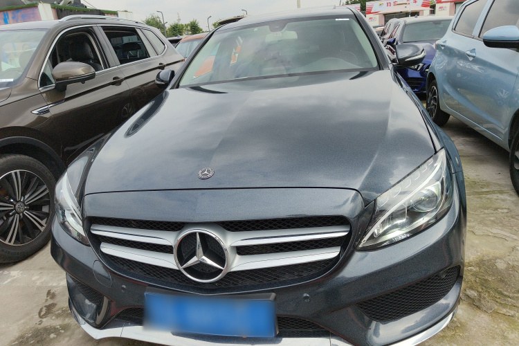 奔驰C级 2017款 改款 C 180 L 时尚型运动版车身外观2