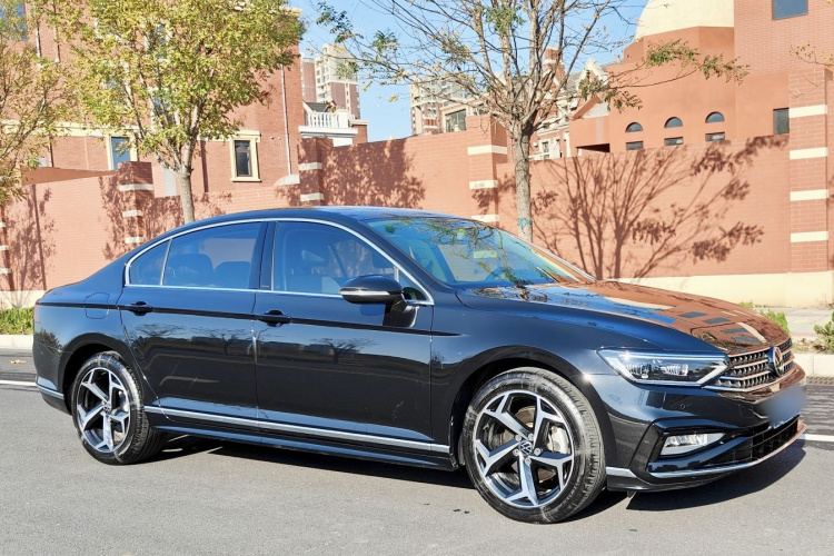 大众 迈腾 2023款 200万辆纪念版 330TSI DSG领先型车身外观6002