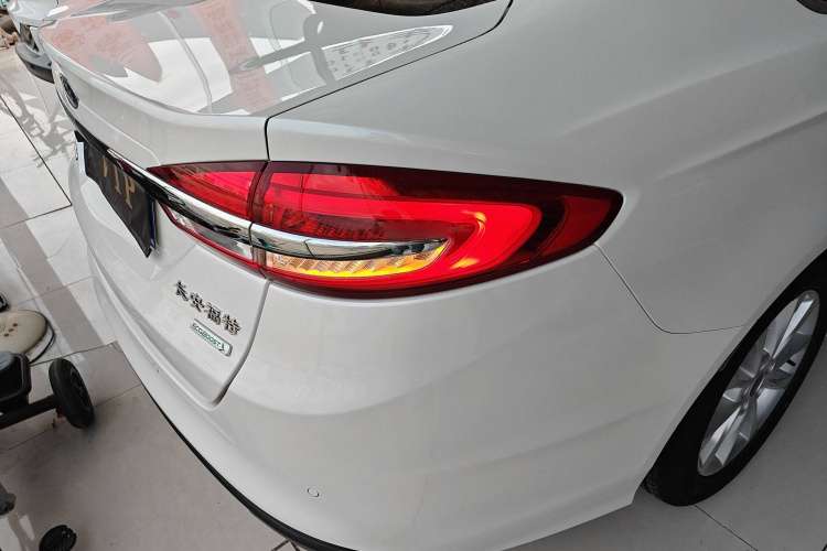 福特 蒙迪欧 2018款 EcoBoost 180 时尚型车身外观6006