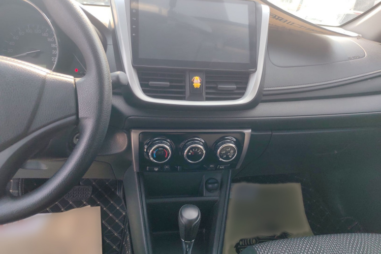 丰田 威驰FS 2017款 1.5L CVT锋驰版中控内饰7006