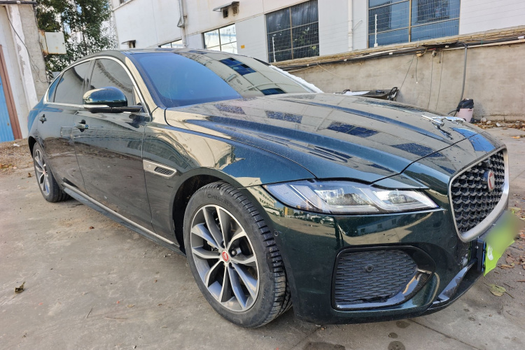 捷豹XFL 2023款 XFL 2.0T P250 两驱精英运动版车身外观3