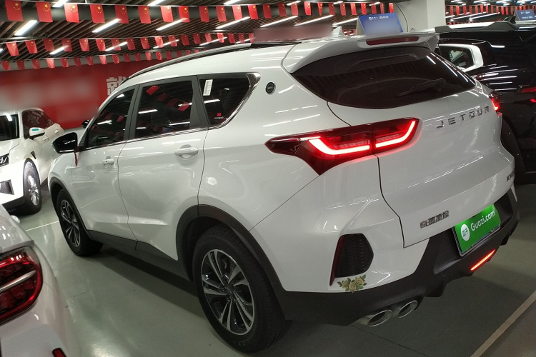 捷途X70S 2023款 1.5T DCT荣耀版 7座车身外观4