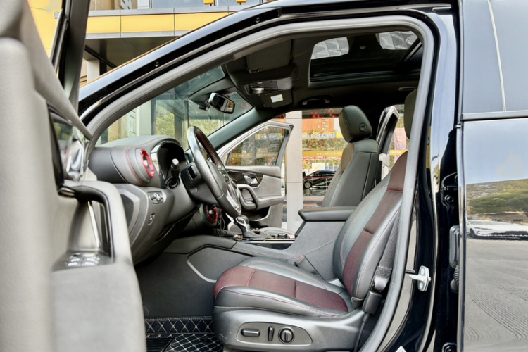 雪佛兰 开拓者 2020款 RS 650T Twin-Clutch四驱7座 擎版中控内饰7001