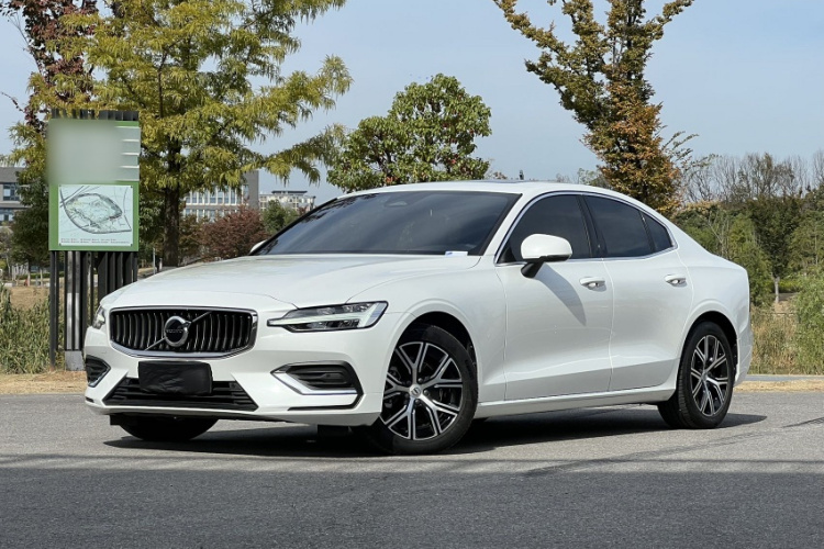 沃尔沃S60 2024款 B4 智逸豪华版车身外观6004