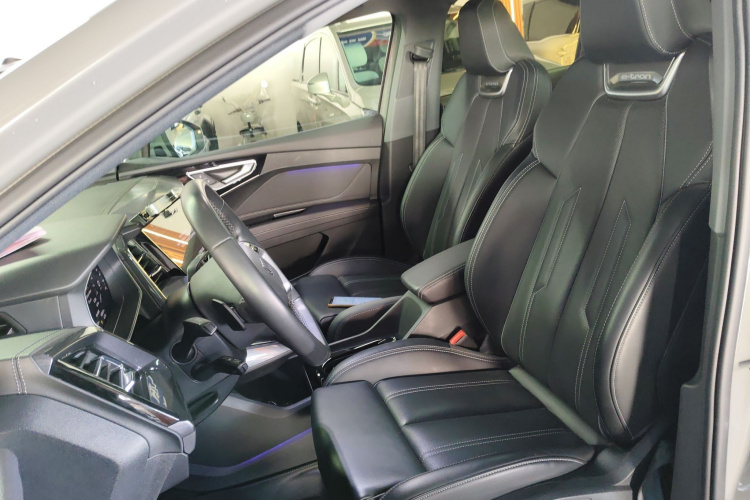 奥迪Q4 e-tron 2024款 40 e-tron 创境版中控内饰19