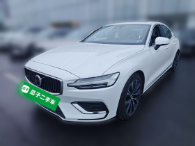 沃尔沃S60 2025款 B4 智远豪华版