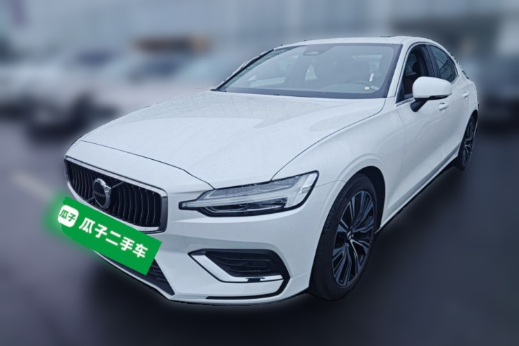 沃尔沃S60 2025款 B4 智远豪华版车身外观1