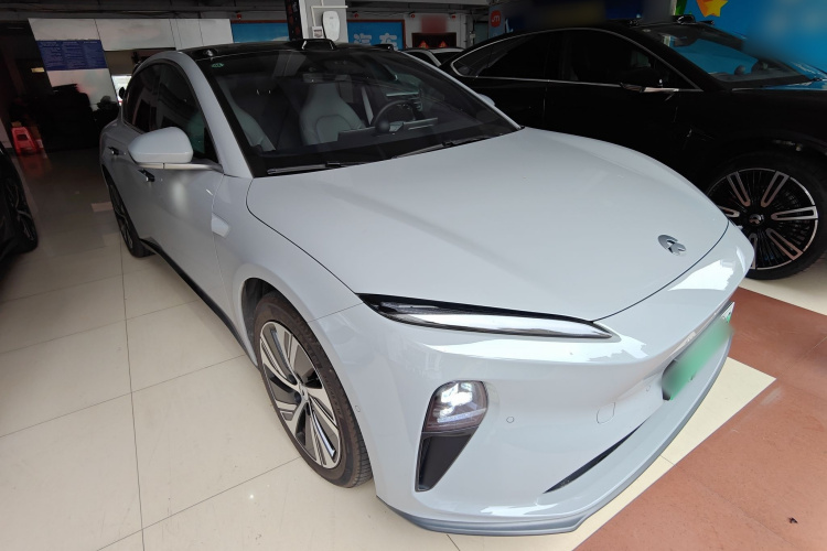 蔚来ET5 2024款 75kWh车身外观3