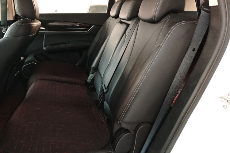 比亚迪 宋MAX 2019款 1.5T 自动智联睿逸型 7座 国V中控内饰7004