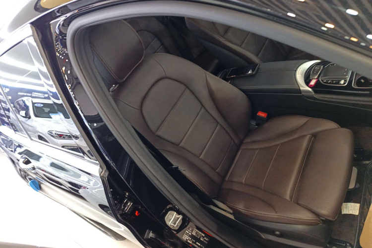 奔驰GLC 2020款 改款 GLC 260 L 4MATIC 动感型中控内饰41