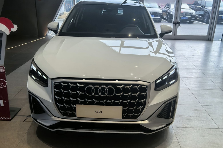 奥迪Q2L 2025款 35TFSI 进取动感型车身外观6005