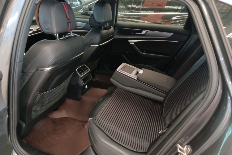 奥迪A6L 2019款 40 TFSI 豪华动感型中控内饰7004