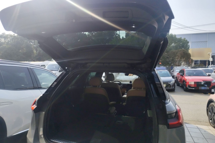 蔚来ES8 2020款 415KM 签名版 六座版机舱底盘23