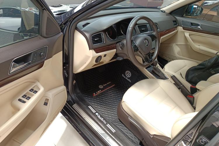 大众 朗逸 2015款 1.6L 自动舒适版中控内饰20