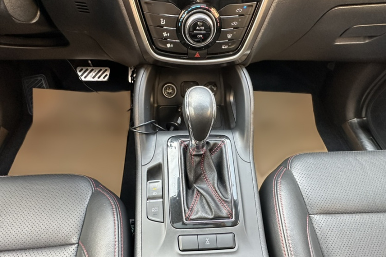 长安CS75 2015款 1.8T 自动四驱精英型 国V局部细节18