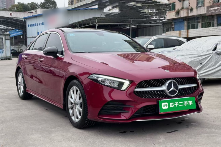 奔驰A级 2021款 A 200 L 运动轿车动感型车身外观3