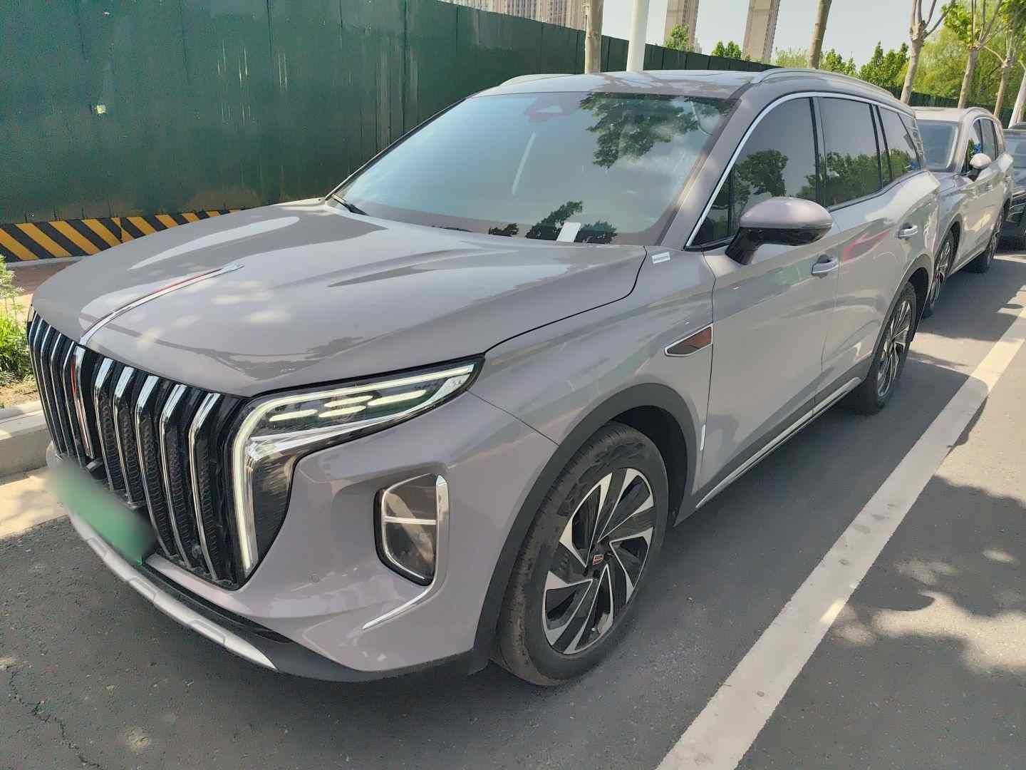 红旗HS7 PHEV 2024款 2.0T PHEV 四驱旗领版 6座(2)