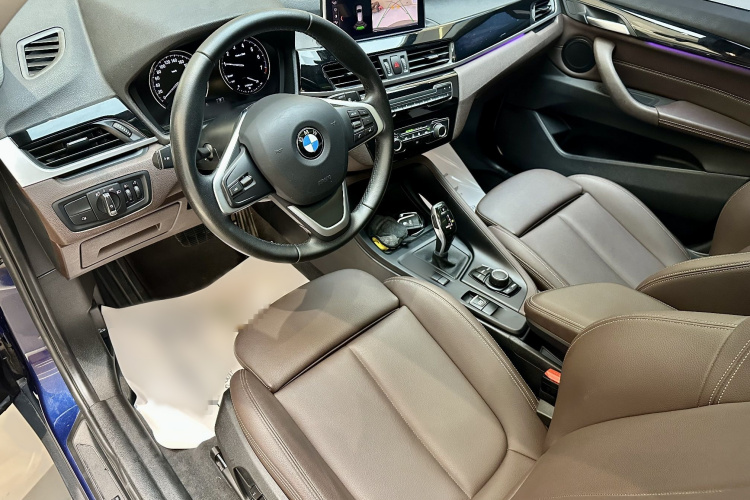 宝马X1 2020款 sDrive20Li 时尚型中控内饰7006