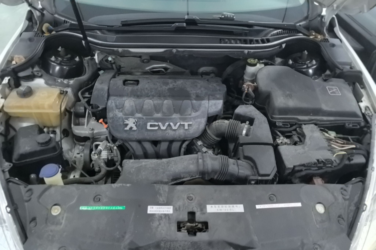 标致508 2013款 2.0L 两周年纪念 自动天窗经典版机舱底盘24