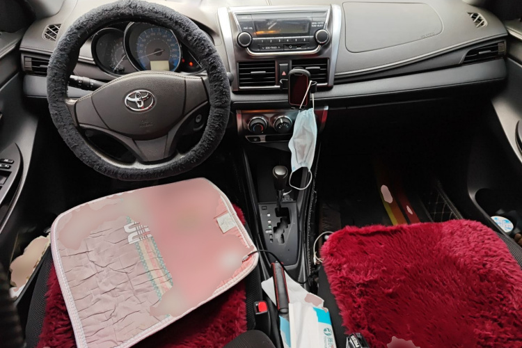 丰田 YARiS L 致炫 2014款 1.3E 自动魅动版中控内饰12