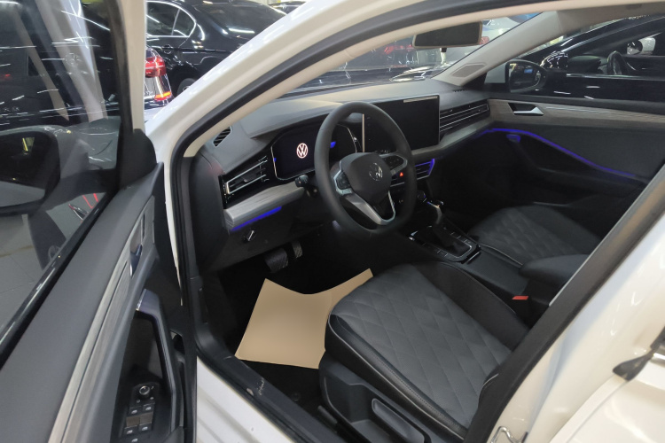 大众 速腾 2025款 改款 300TSI DSG超越版中控内饰7003