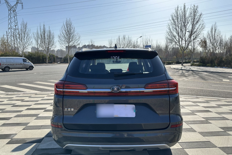 比亚迪 宋 2021款 经典版 1.5T 手动豪华型车身外观6008