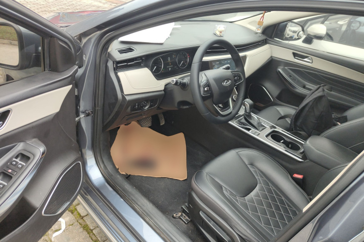 奇瑞 艾瑞泽GX 2018款 1.5T CVT型色版 国V中控内饰20