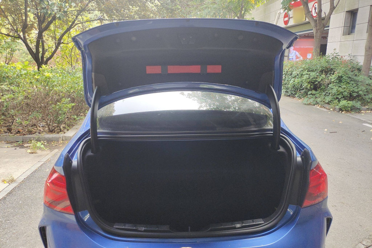 宝马1系 2020款 120i M运动套装中控内饰23