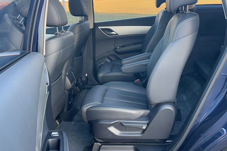 比亚迪 宋MAX 2021款 升级版 1.5T 自动旗舰型 6座中控内饰7001