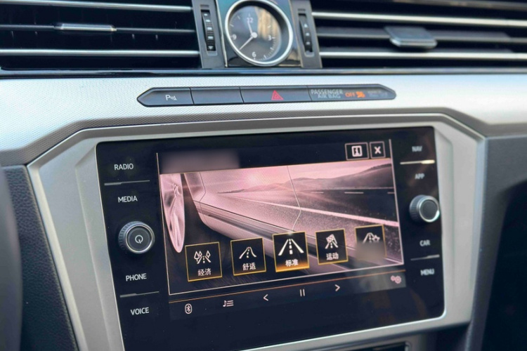 大众 蔚揽 2018款 380TSI 两驱舒行版中控内饰7006