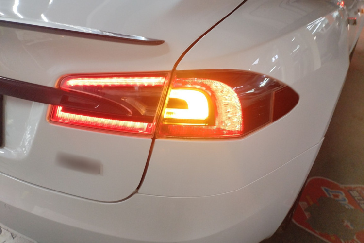 特斯拉 Model S 2020款 长续航升级版车身外观9