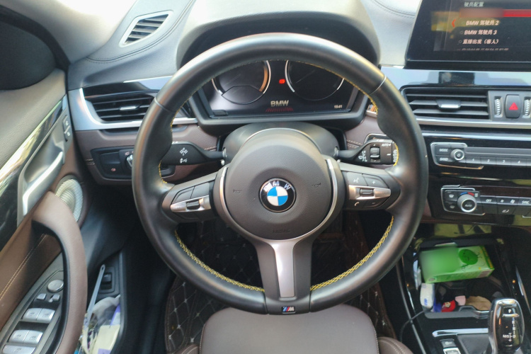 宝马X2 2023款 sDrive25i M运动曜夜版中控内饰13
