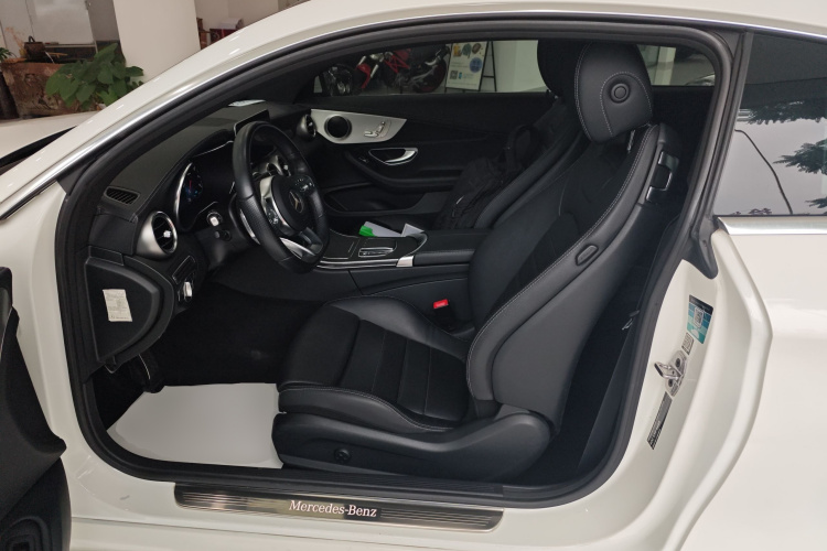 奔驰C级(进口)  C 260 轿跑车局部细节19