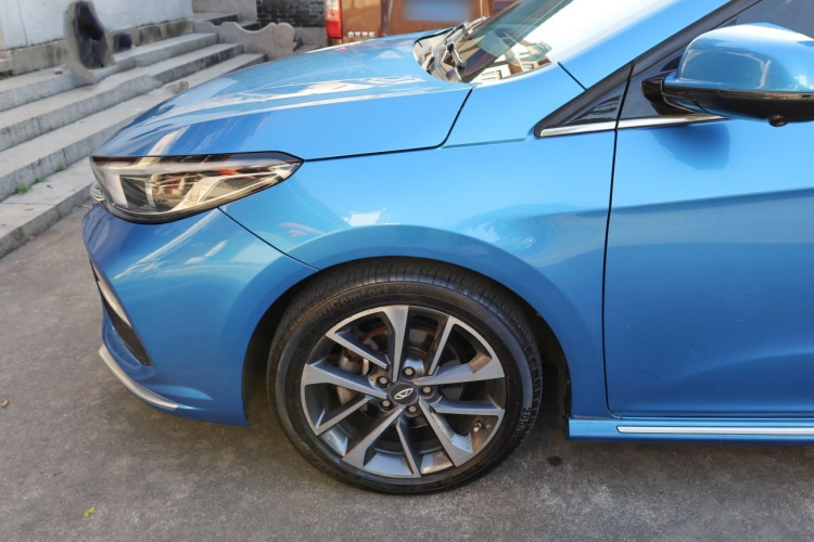 奇瑞 艾瑞泽GX 2019款 Pro 1.5T CVT睿色版 国VI车身外观6011