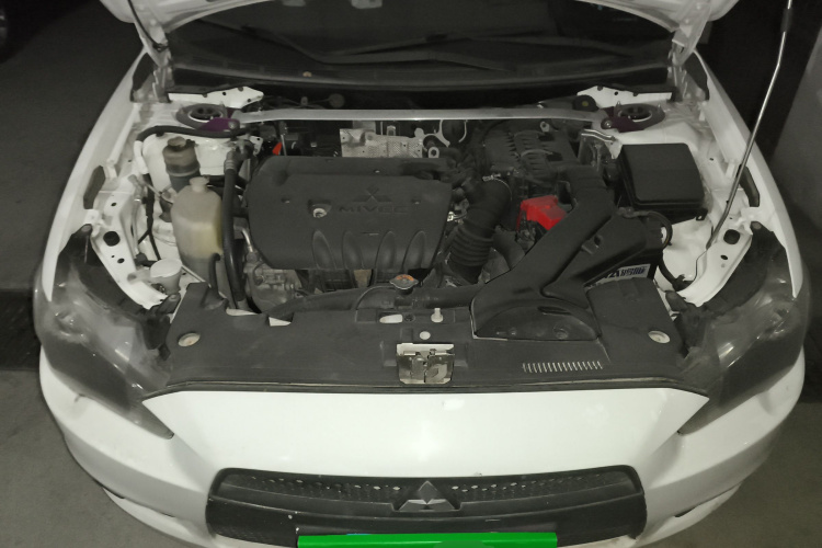 三菱 翼神 2012款 时尚版 1.8L 手动舒适型局部细节24